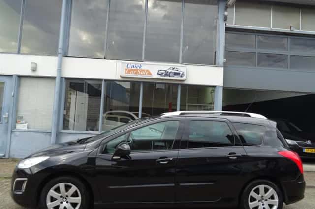 Peugeot 308 (2012) thumbnail 2