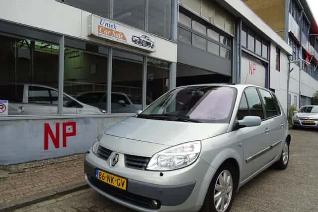 Renault Scénic (2004) thumbnail 1