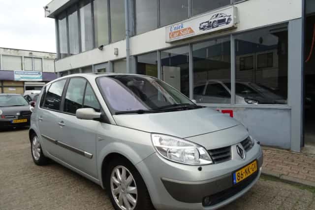 Renault Scénic (2004) thumbnail 4