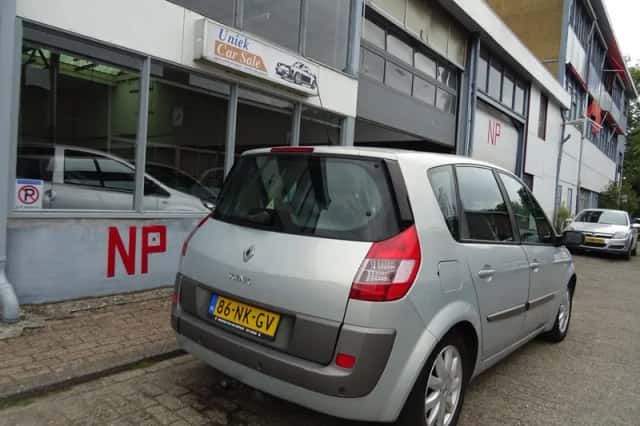 Renault Scénic (2004) thumbnail 6