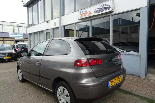 SEAT Ibiza (2003) thumbnail 3