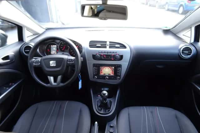 SEAT Leon (2013) thumbnail 4