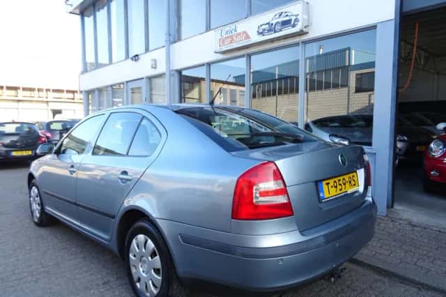 Škoda Octavia (2007) thumbnail 3