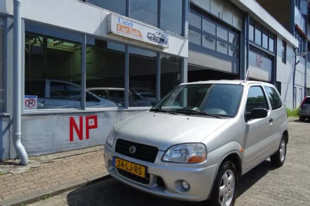 Suzuki Ignis (2003) thumbnail 1