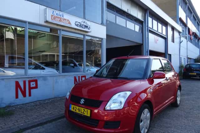 Suzuki Swift (2010) thumbnail 1