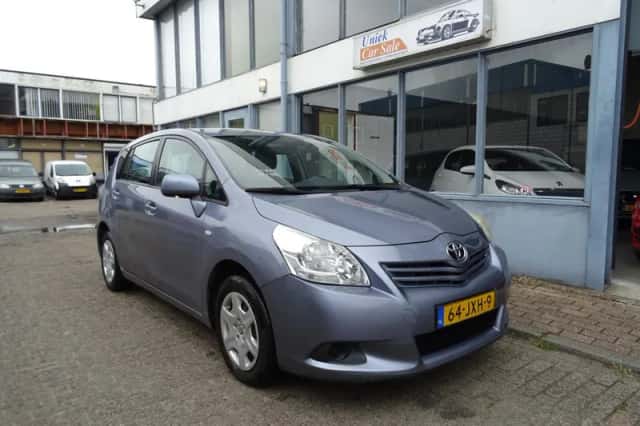 Toyota Verso (2009) thumbnail 6