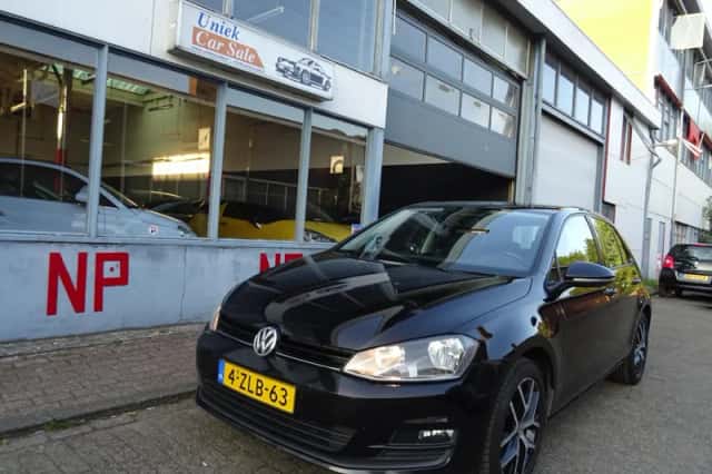 Volkswagen Golf (2015) thumbnail 1