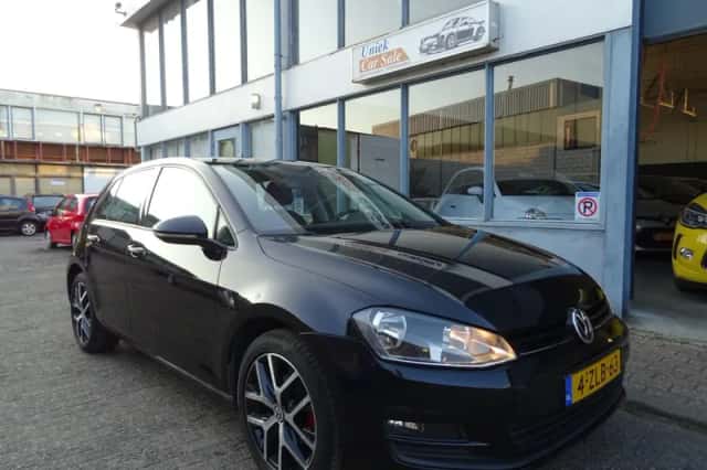 Volkswagen Golf (2015) thumbnail 6