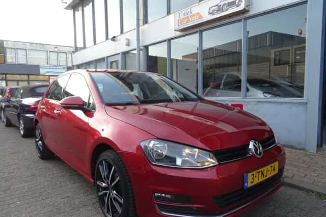Volkswagen Golf (2014) thumbnail 4