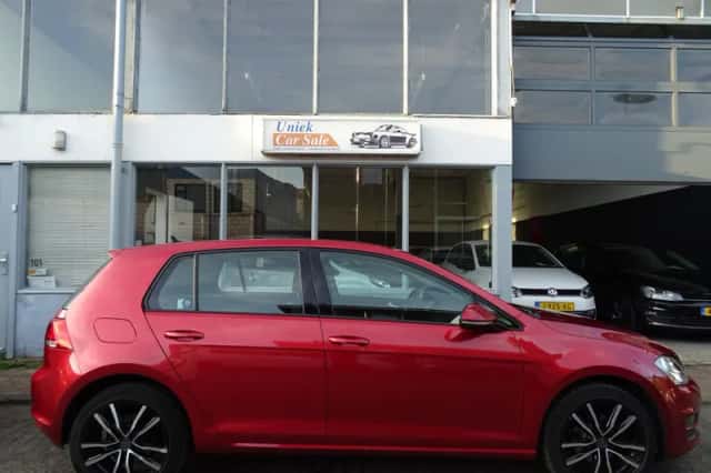 Volkswagen Golf (2014) thumbnail 5
