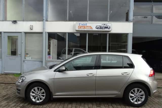 Volkswagen Golf (2014) thumbnail 2