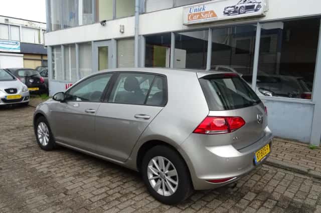 Volkswagen Golf (2014) thumbnail 3