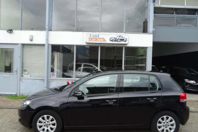 Volkswagen Golf (2009) thumbnail 2