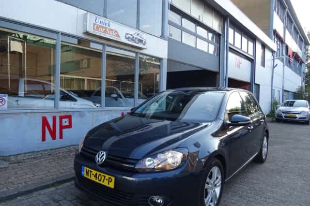 Volkswagen Golf (2010) thumbnail 1