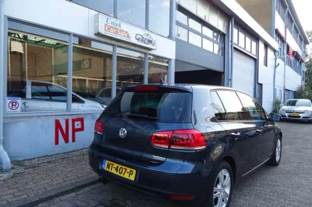Volkswagen Golf (2010) thumbnail 6