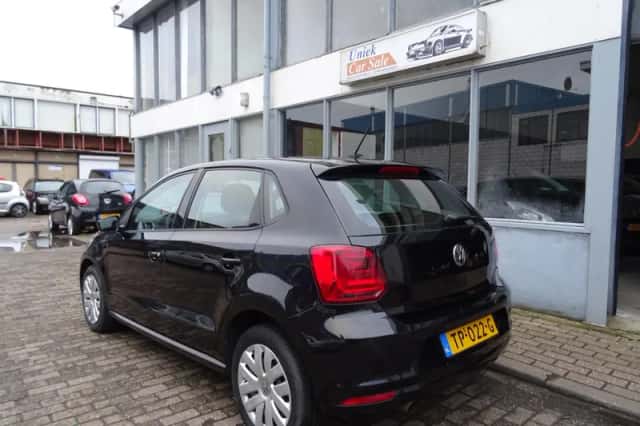 Volkswagen Polo (2015) thumbnail 3