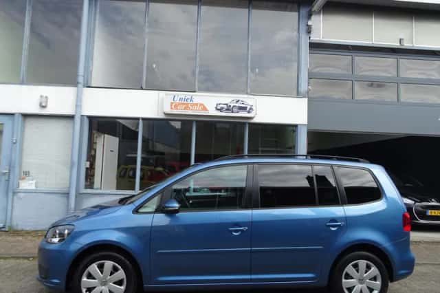 Volkswagen Touran (2014) thumbnail 2