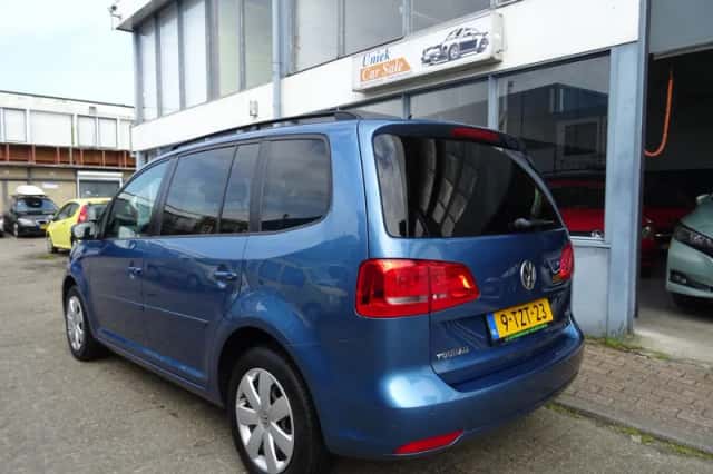 Volkswagen Touran (2014) thumbnail 3