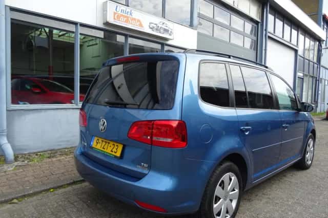 Volkswagen Touran (2014) thumbnail 4