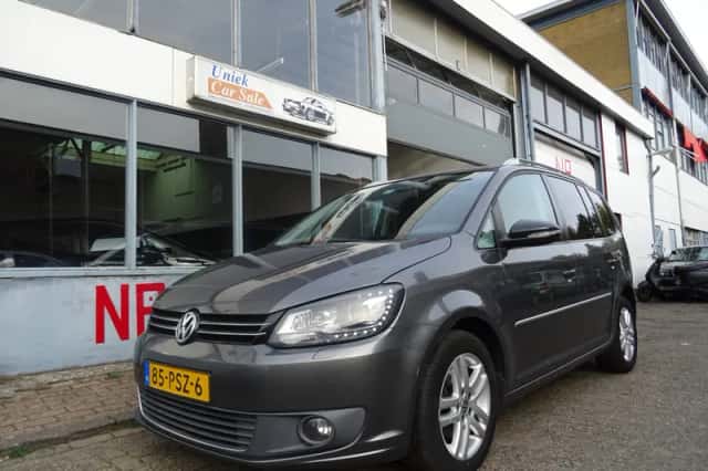 Volkswagen Touran (2011) thumbnail 1