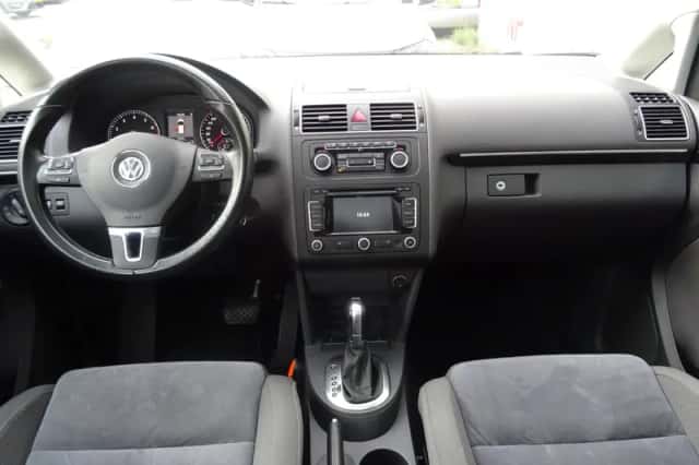 Volkswagen Touran (2011) thumbnail 5