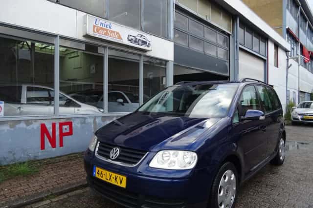 Volkswagen Touran (2003) thumbnail 1