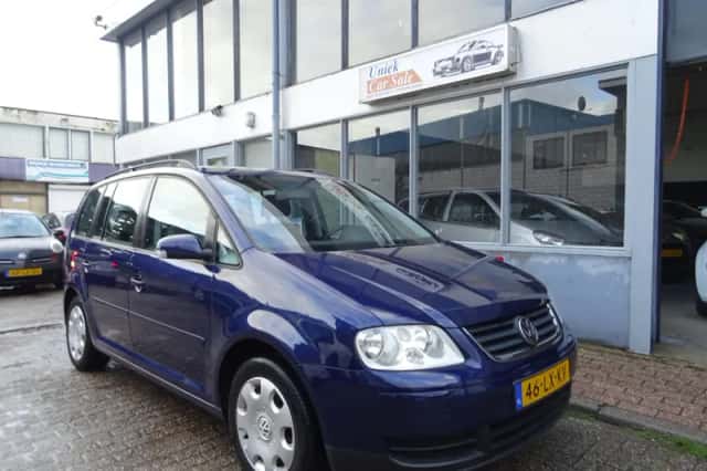 Volkswagen Touran (2003) thumbnail 4