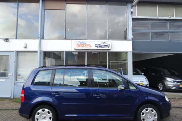Volkswagen Touran (2003) thumbnail 5