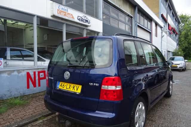 Volkswagen Touran (2003) thumbnail 6