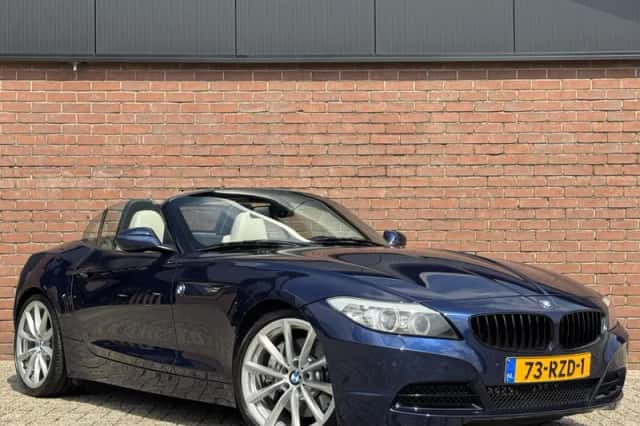 BMW Z4 (2010) thumbnail 5