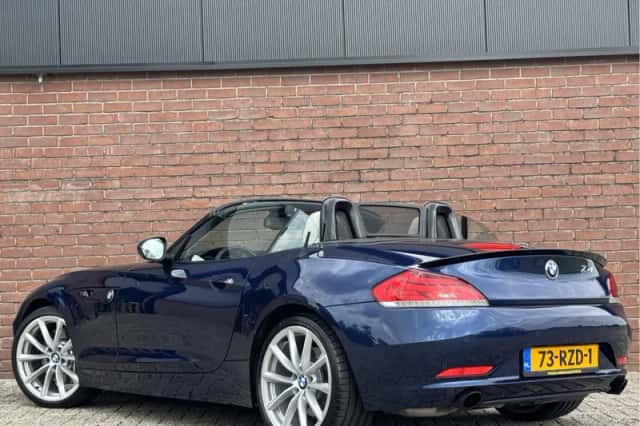 BMW Z4 (2010) thumbnail 6