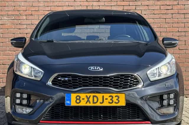 Kia Ceed (2014) thumbnail 2