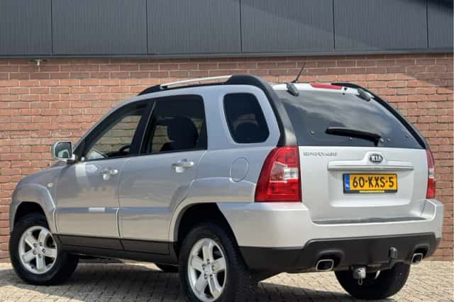 Kia Sportage (2010) thumbnail 5