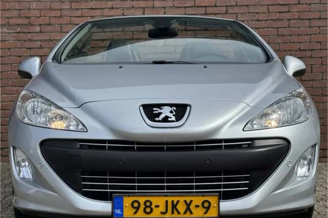 Peugeot 308 (2009) thumbnail 3