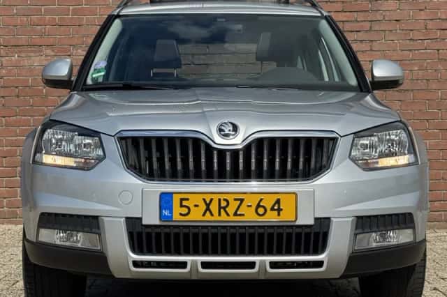 Škoda Yeti (2014) thumbnail 3