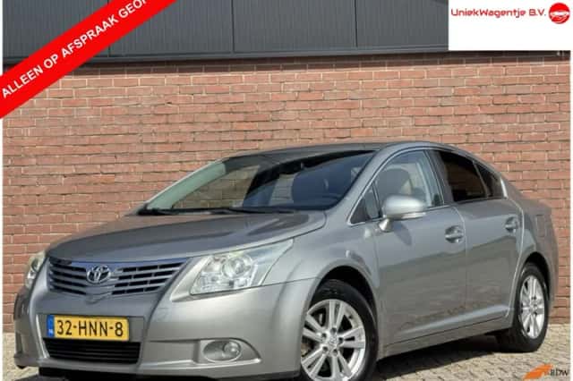 Toyota Avensis (2009) thumbnail 1