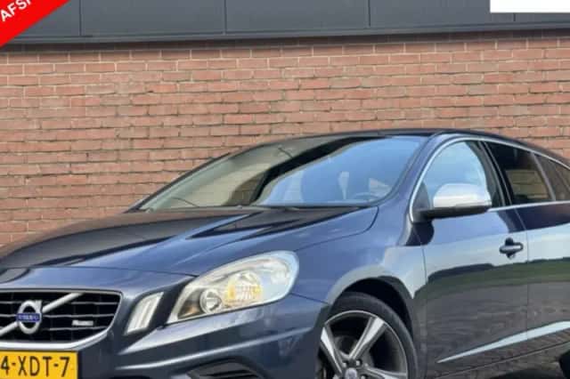Volvo V60 (2012) thumbnail 1