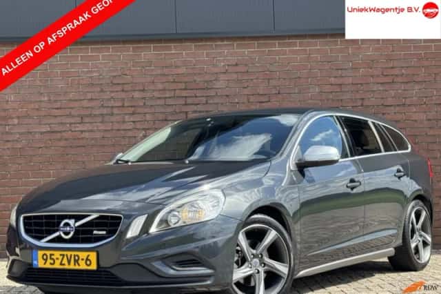 Volvo V60 (2013) thumbnail 1