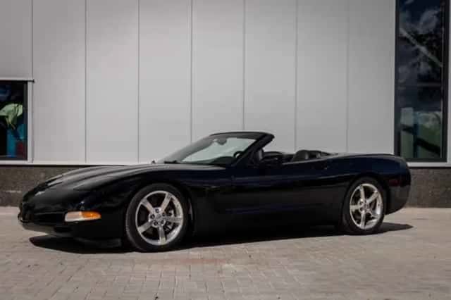 Chevrolet Corvette (2003) thumbnail 6