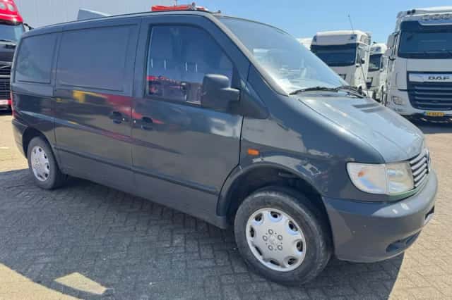 Mercedes-Benz Vito (2002) thumbnail 2