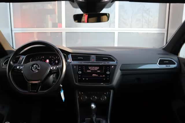 Volkswagen Tiguan (2019) thumbnail 5