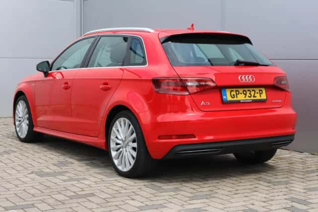 Audi A3 (2015) thumbnail 3