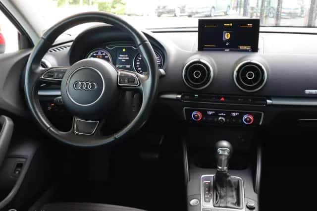 Audi A3 (2015) thumbnail 4