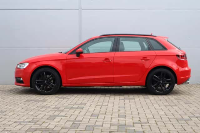 Audi A3 (2013) thumbnail 2