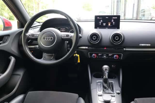 Audi A3 (2013) thumbnail 4