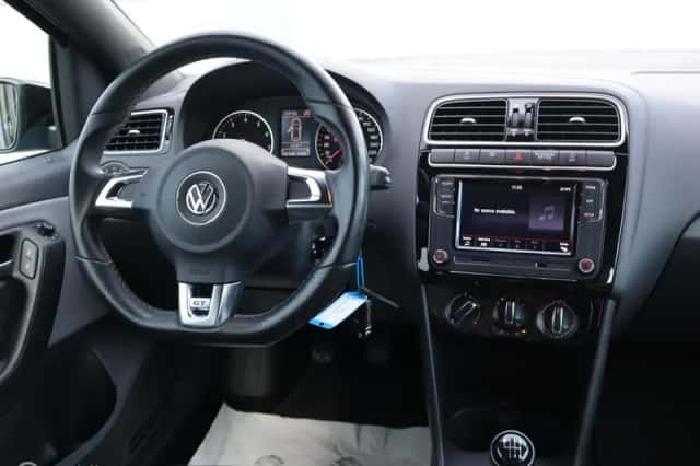 Volkswagen Polo (2013) thumbnail 4