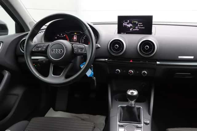 Audi A3 (2018) thumbnail 4