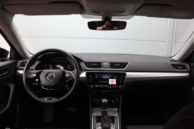 Škoda Superb (2023) thumbnail 4