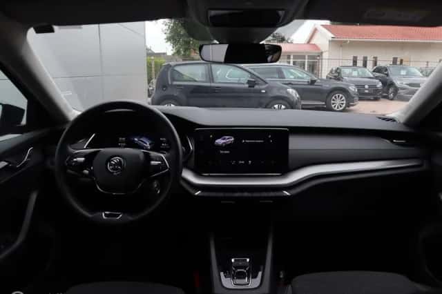 Škoda Octavia (2021) thumbnail 4