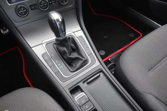 Volkswagen Golf (2013) thumbnail 4